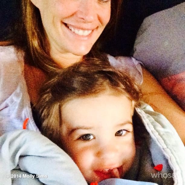 Brooks Stuber snuggled with his mom, Molly Sims, one morning.
Source: Instagram user mollybsims