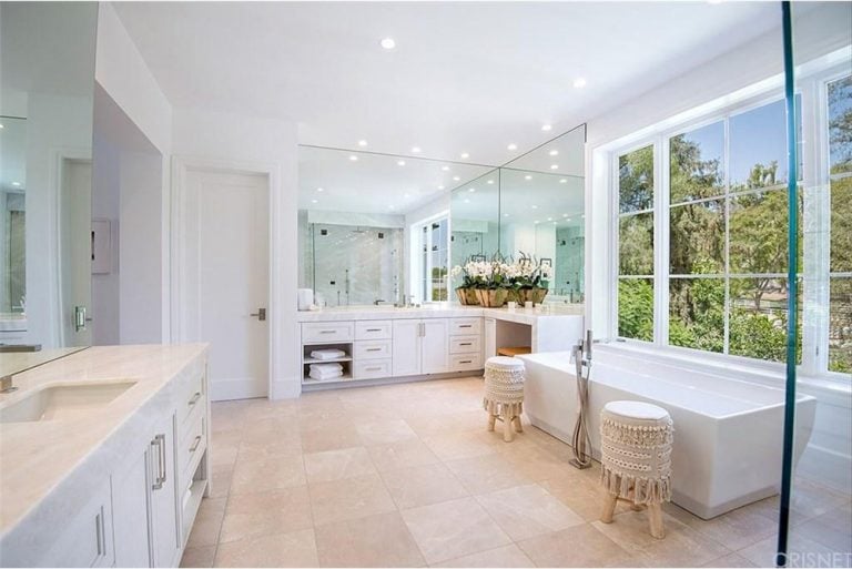 The Weeknd Buys House in Hidden Hills
