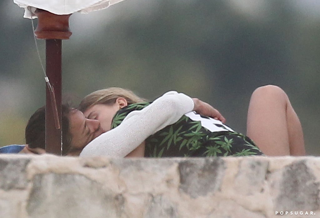 Cara Delevingne Kissing Michelle Rodriguez