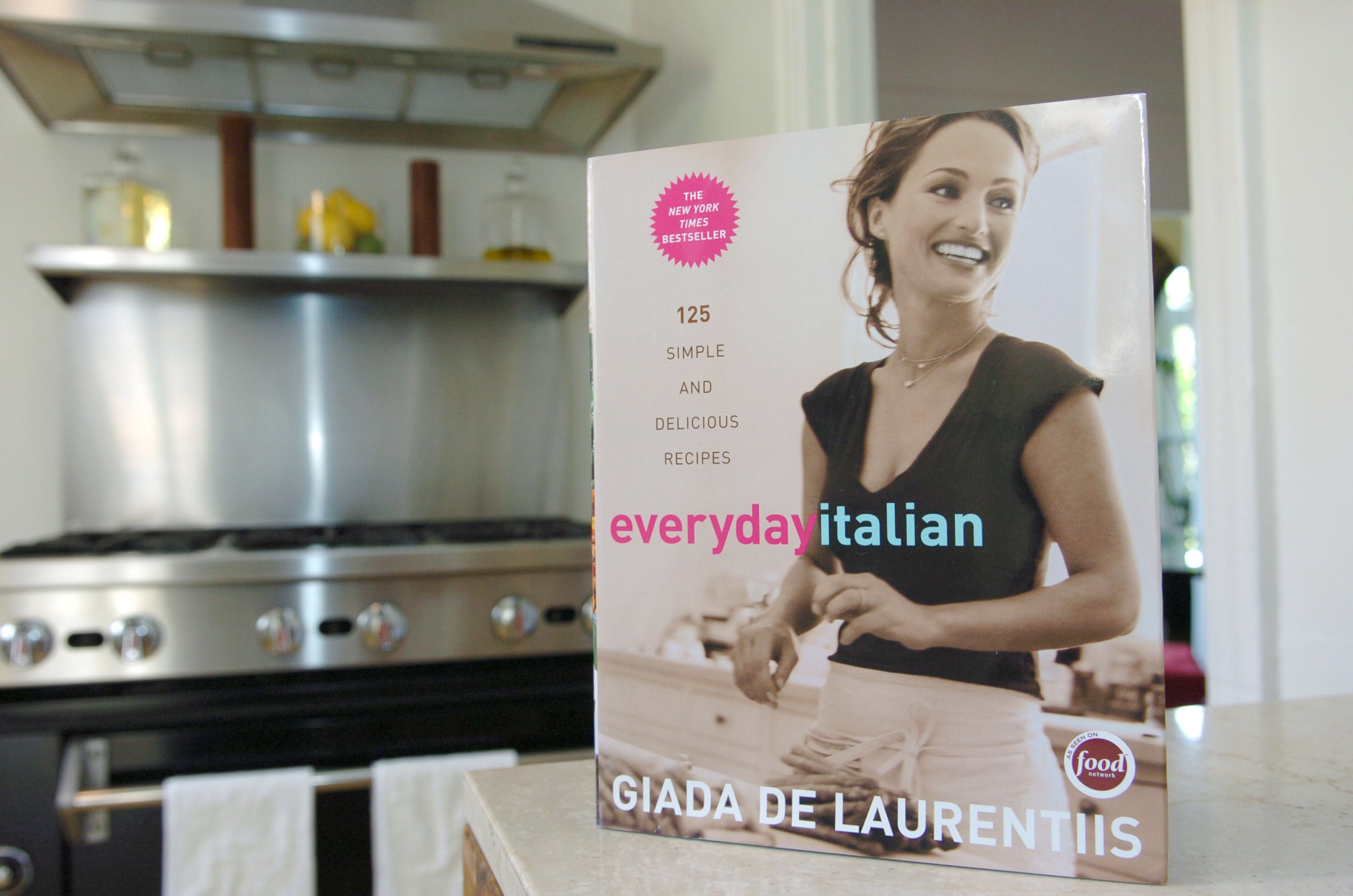 Giada's Kitchen: New Italian Favorites: A Cookbook [Book]