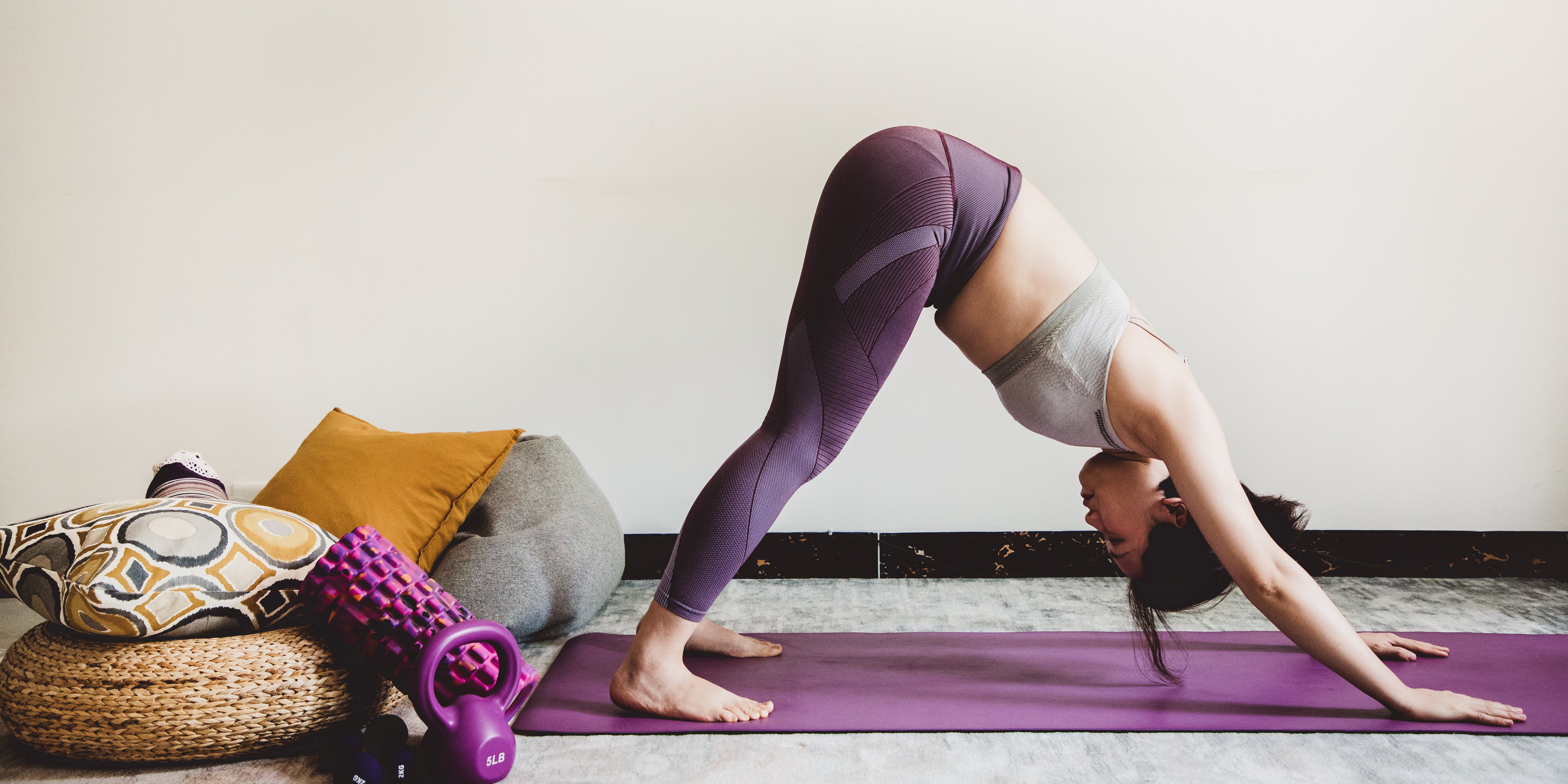 Downward dog leg sale lift to knee tuck