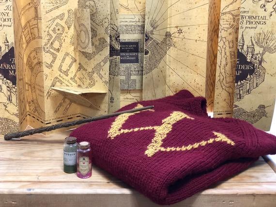 Harry Potter Molly Weasley Hand-Knit Sweater (Unisex)