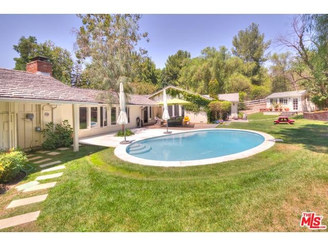 Drake Buys Hidden Hills Home