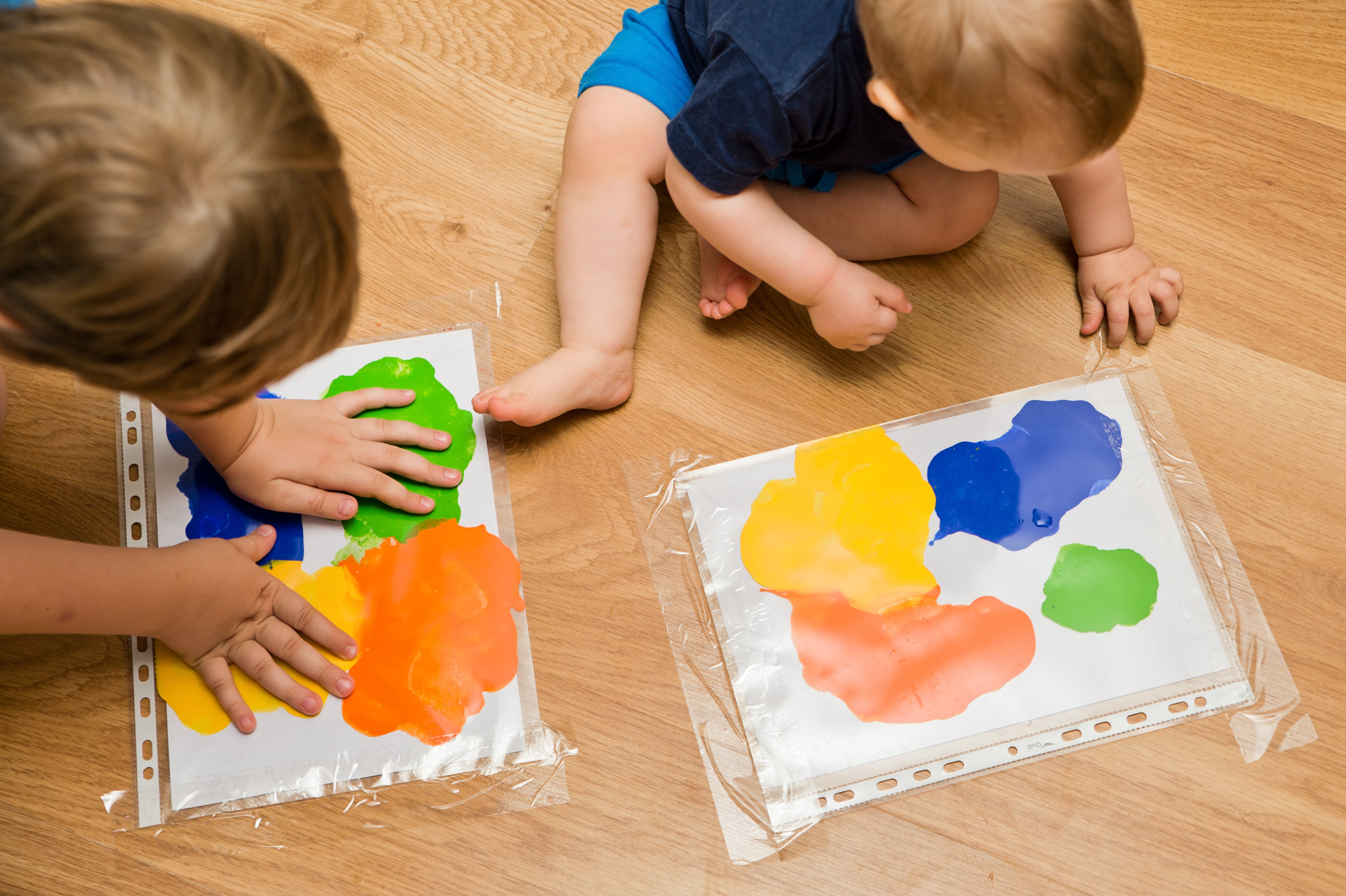 Mess free painting for babies and toddlers! 