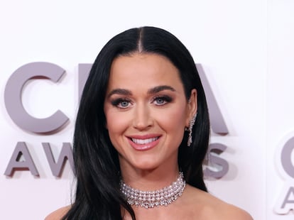 Katy Perry's 3 Denim Looks For the CMAs | Photos | POPSUGAR Fashion
