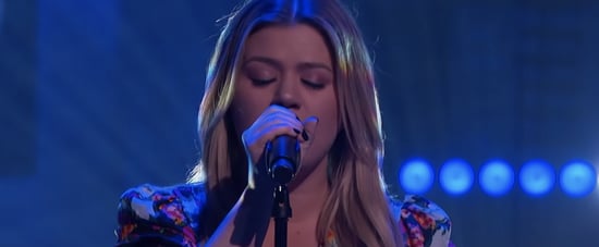 Watch Kelly Clarkson Cover Selena's "Dreaming of You"