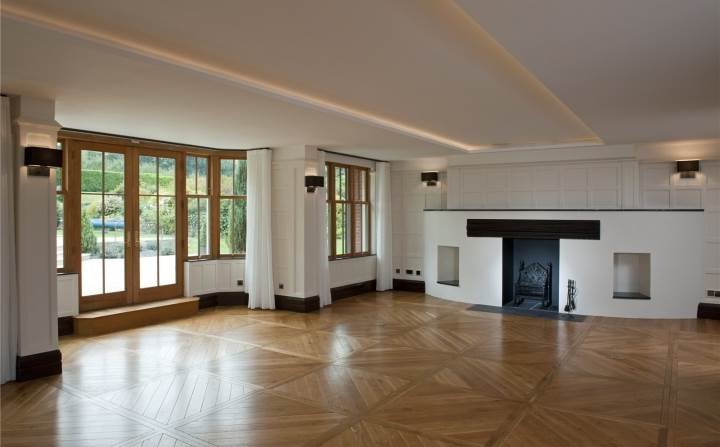 Tom Cruise Lists the UK Mansion He Bought With Katie Holmes