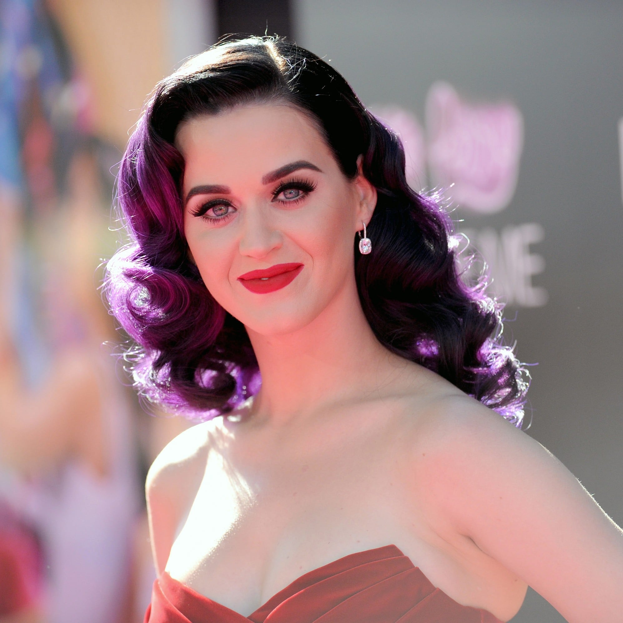 Can Brunettes Dye Their Hair Rainbow Popsugar Beauty Middle East