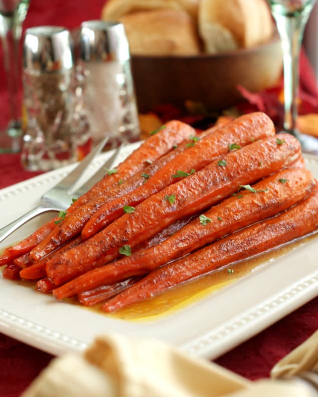 Cinnamon Butter Baked Carrots: easy Thanksgiving carrots recipe
