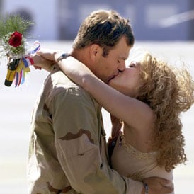 Soldier Homecoming Kissing Pictures