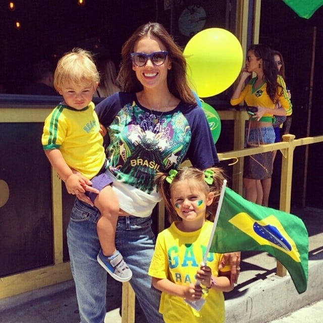 Alessandra Ambrosio showed off her pride for Team Brazil at the World Cup with her daughter, Anja, and her son, Noah.
Source: Instagram user alessandraambrosio