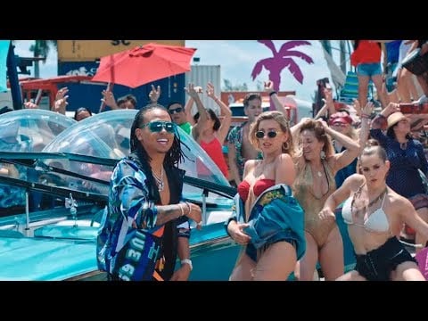 "Única" by Ozuna