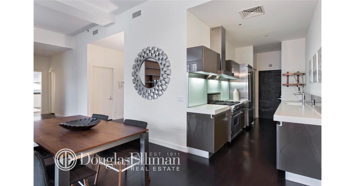 This kitchen is loaded with every modern amenity, from Viking Olivia