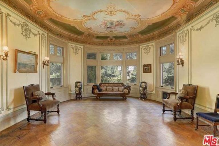 Kat Von D Buys House From Cheaper by the Dozen
