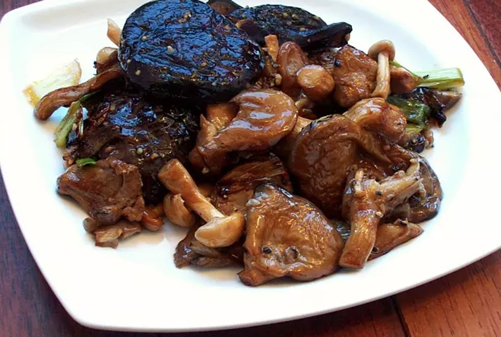 Easy Vegetarian Recipe: Roasted Wild Mushrooms