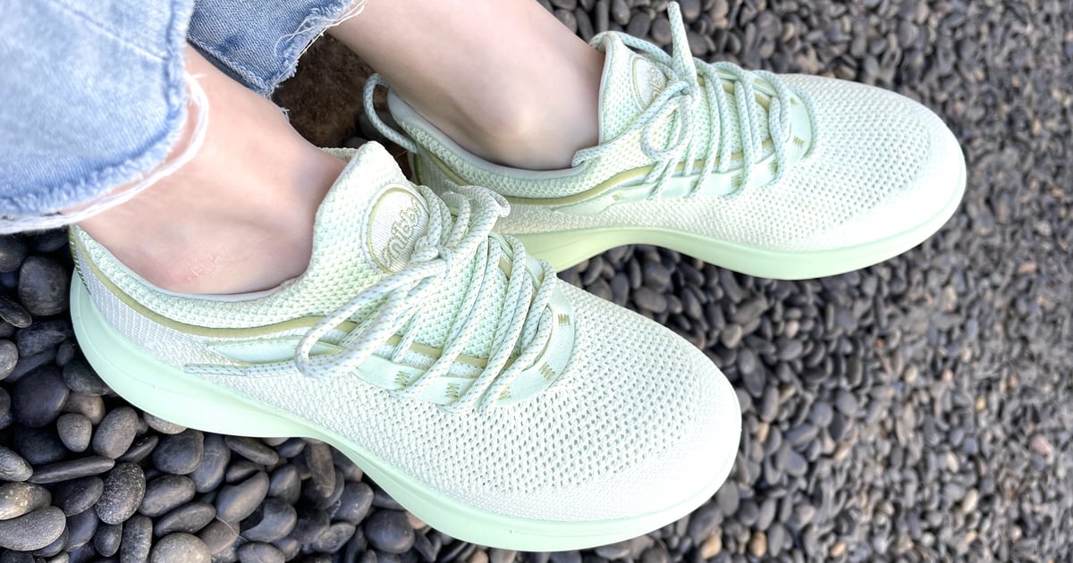 These Doctor-Designed Sneakers Are a Lifesaver If You're on Your Feet All Day