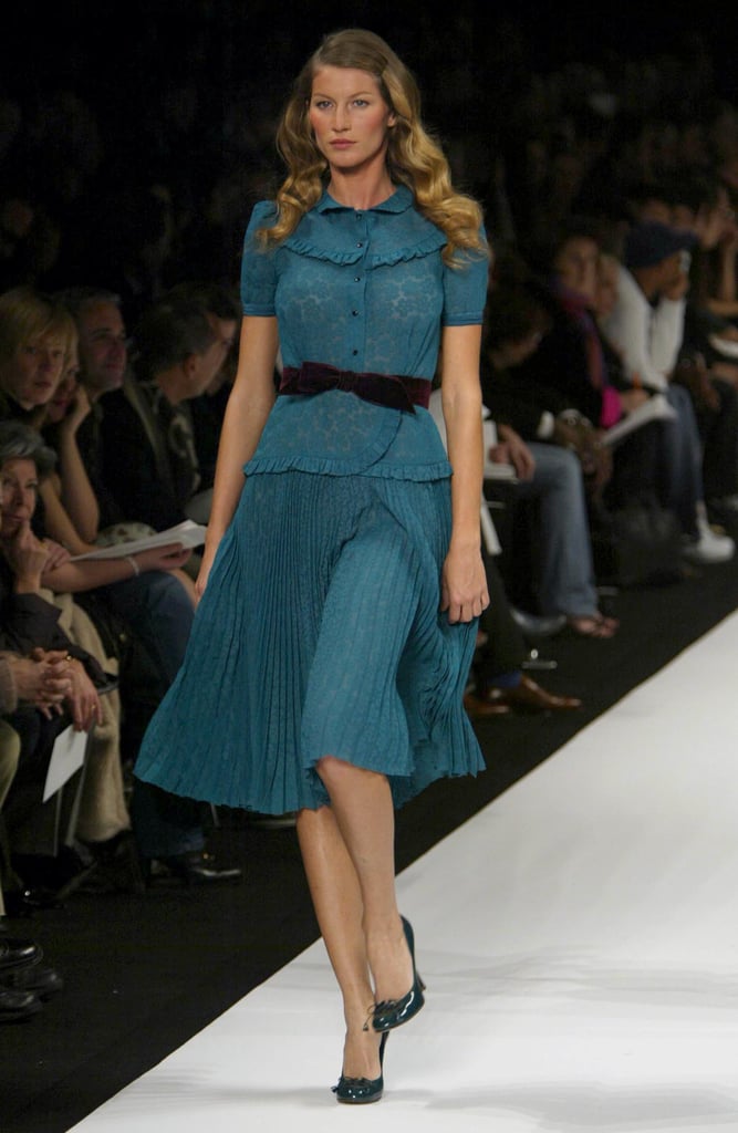 Gisele Bündchen on the Marc Jacobs Runway at New York Fashion Week Fall 2004