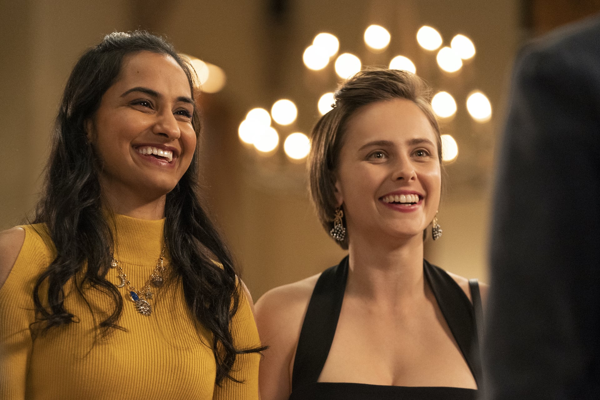 The lives of college girls. Амрит Каур. Жизнь студенток сериал. Pauline Chalamet, Amrit Kaur, Renee Rapp – the sex Lives of College girls s01e07-08 (2021).