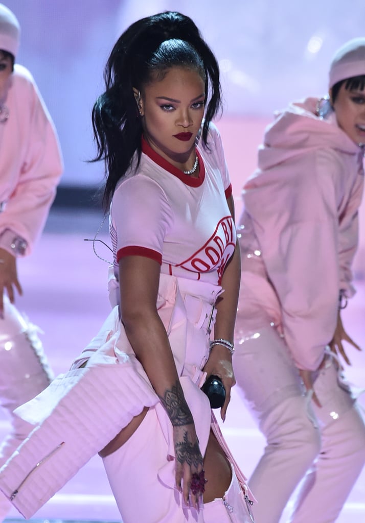 Rihanna's Hair and Makeup at the 2016 MTV Video Music Awards