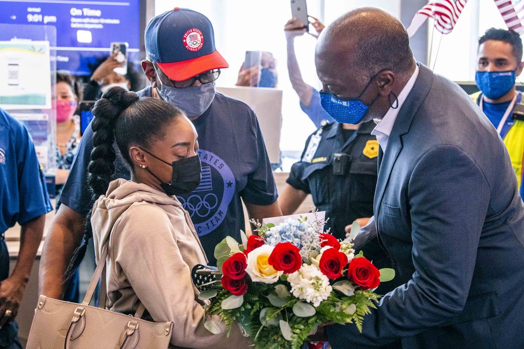 Simone Biles Reunites With Family After Tokyo Olympics POPSUGAR Celebrity
