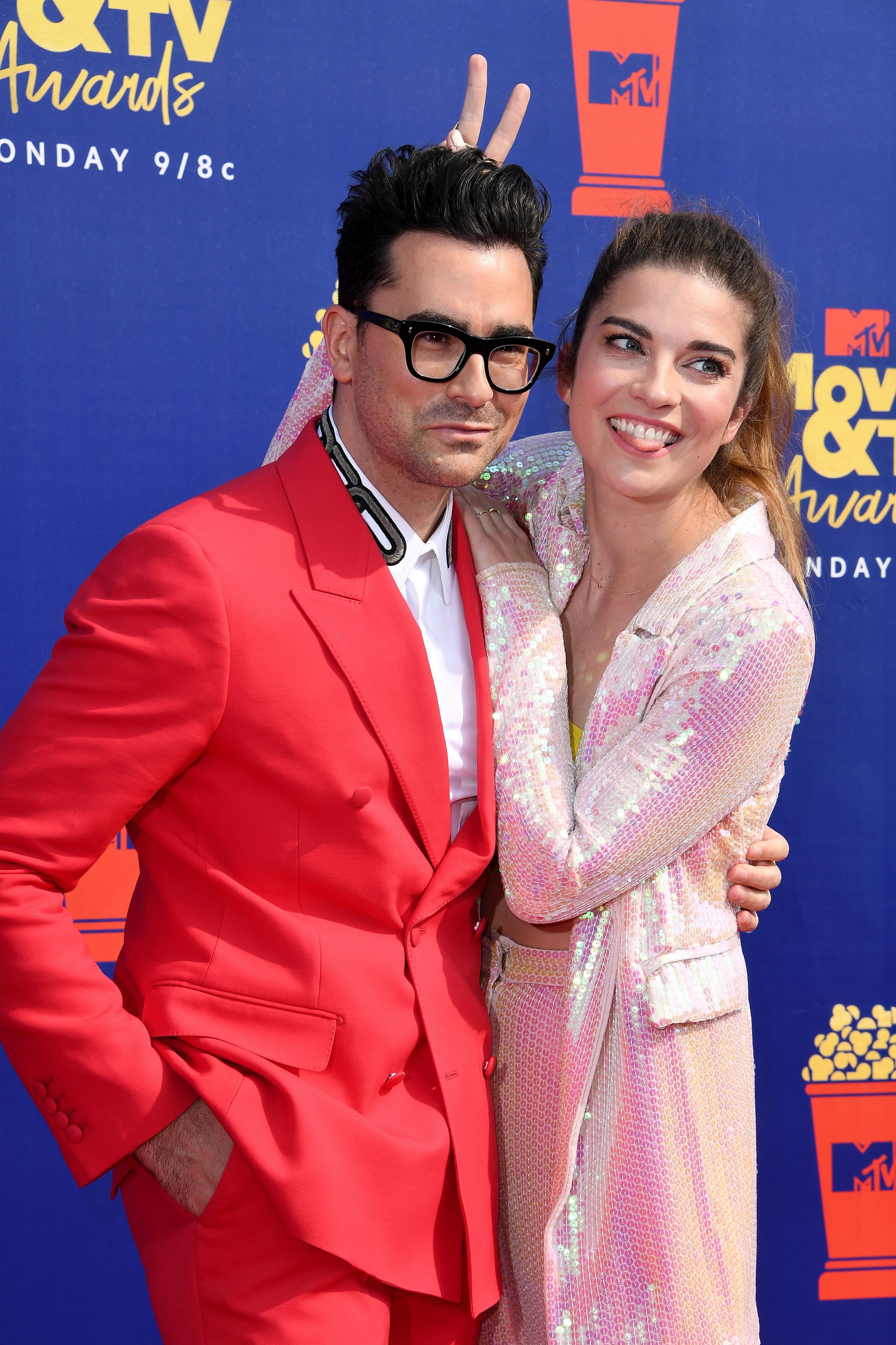 Dan and Annie Murphy at the 2019 MTV Movie and TV Awards | We Have the Schitt's Creek Cast to For These 28 Heartwarming Award Season Moments | POPSUGAR Entertainment Photo 9