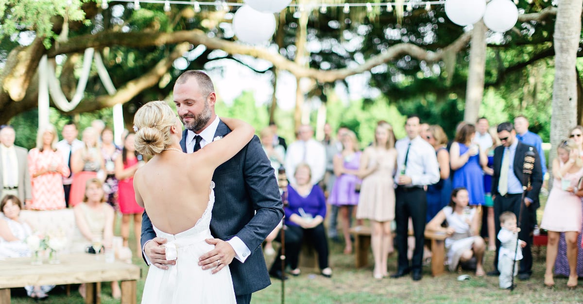 Creative Ways to Entertain Wedding Guests | PS Love