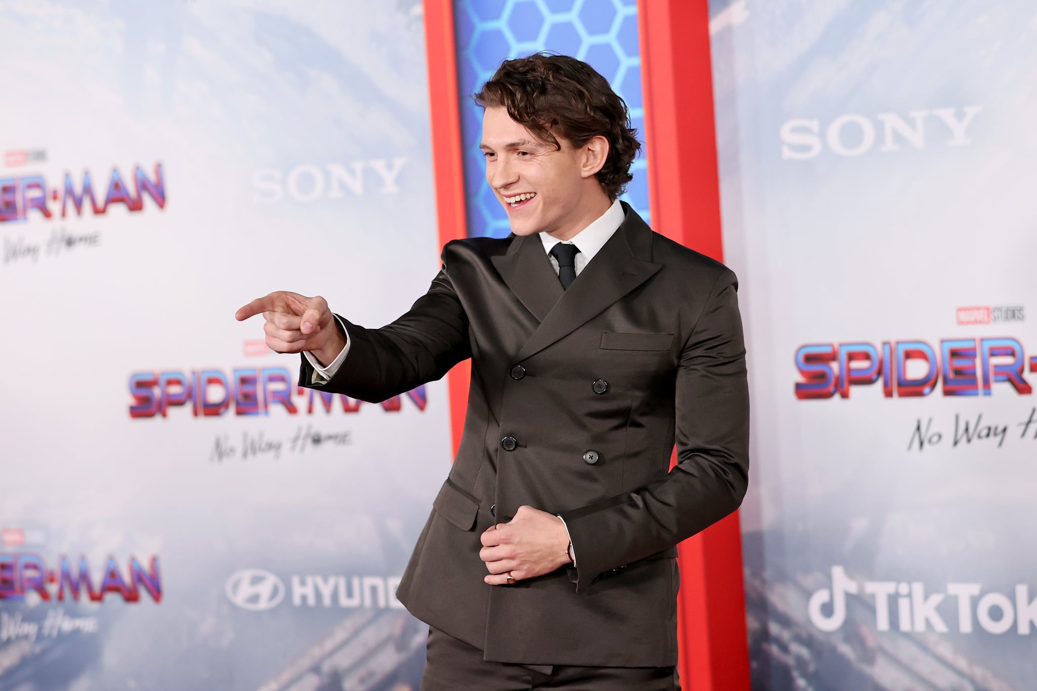 LOS ANGELES, CALIFORNIA - DECEMBER 13: Tom Holland attends Sony Pictures' 