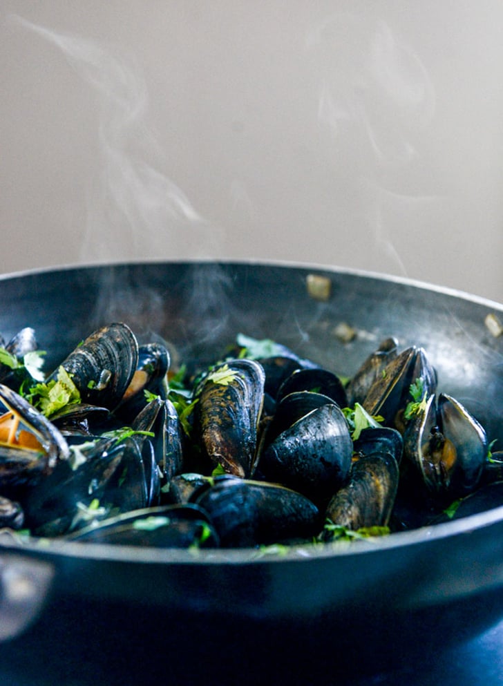 Beer Steamed Mussels With Herb Butter Baguettes