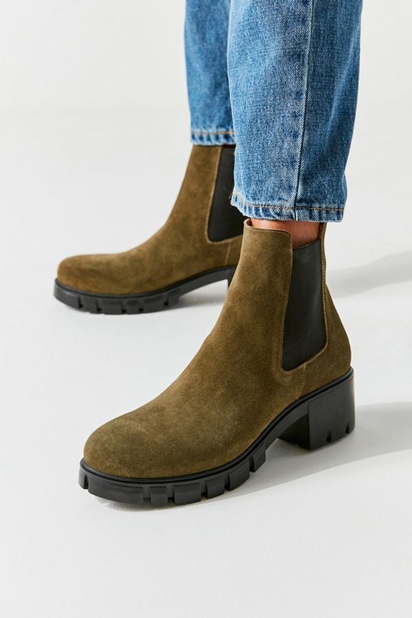 UO Cara Chunky Chelsea Boots