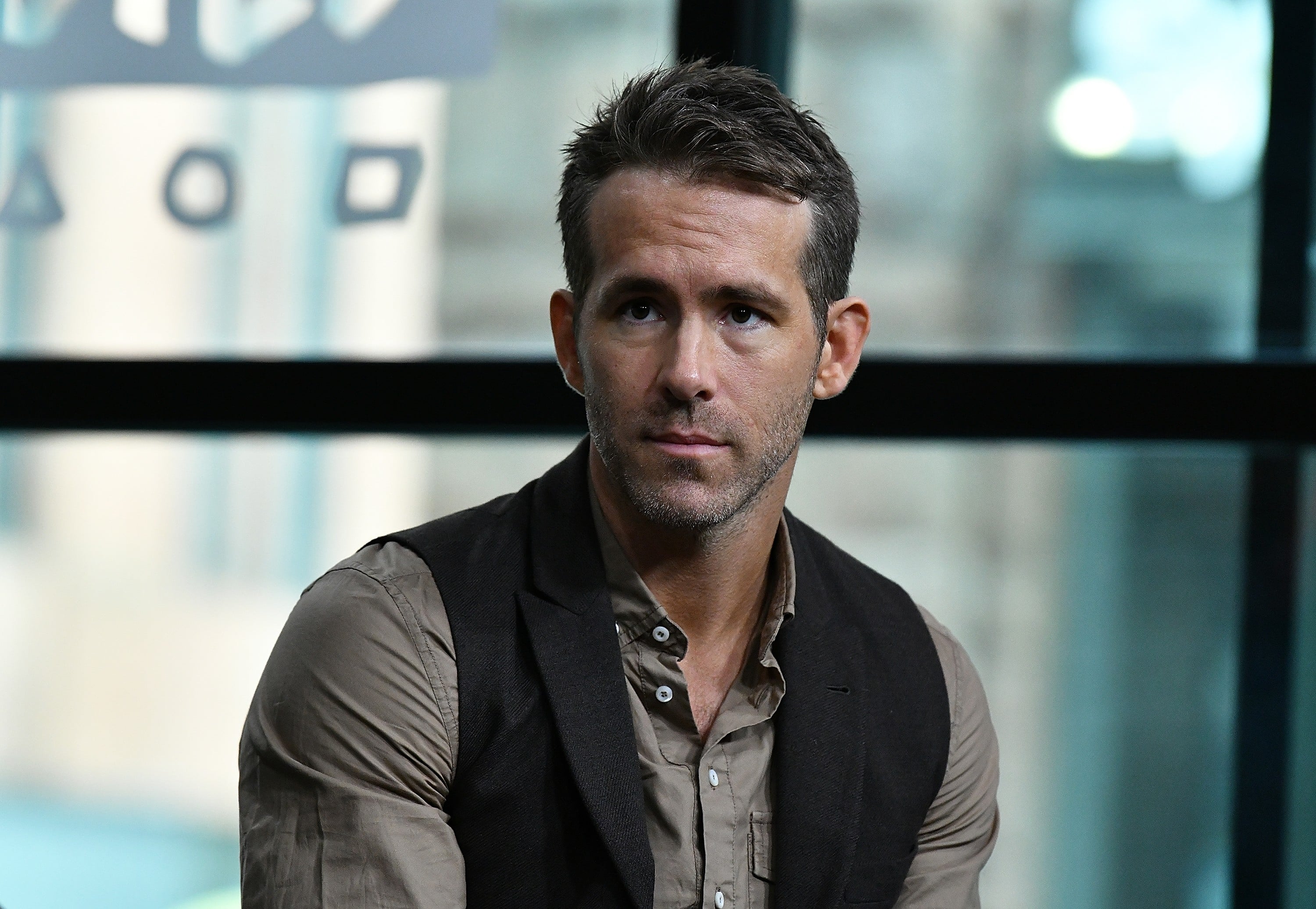 Sexy Ryan Reynolds Pictures 2018 Popsugar Celebrity 