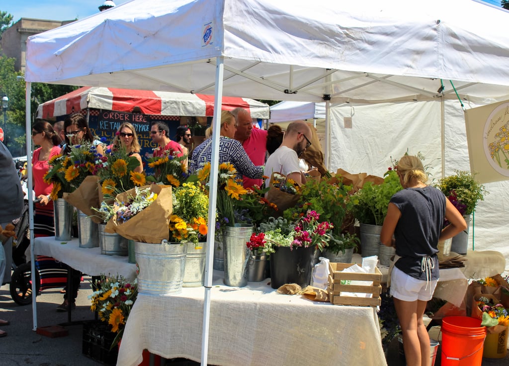 In the mood for a true taste of Chicago? Head on over to one of the city's farmers markets. With over a hundred vendors selling everything from fruits and veggies to fresh-cut flowers, you can fill up your tote bag and eat like a "localvore" year round. And who knows, you could even rub elbows with the city's top chefs!