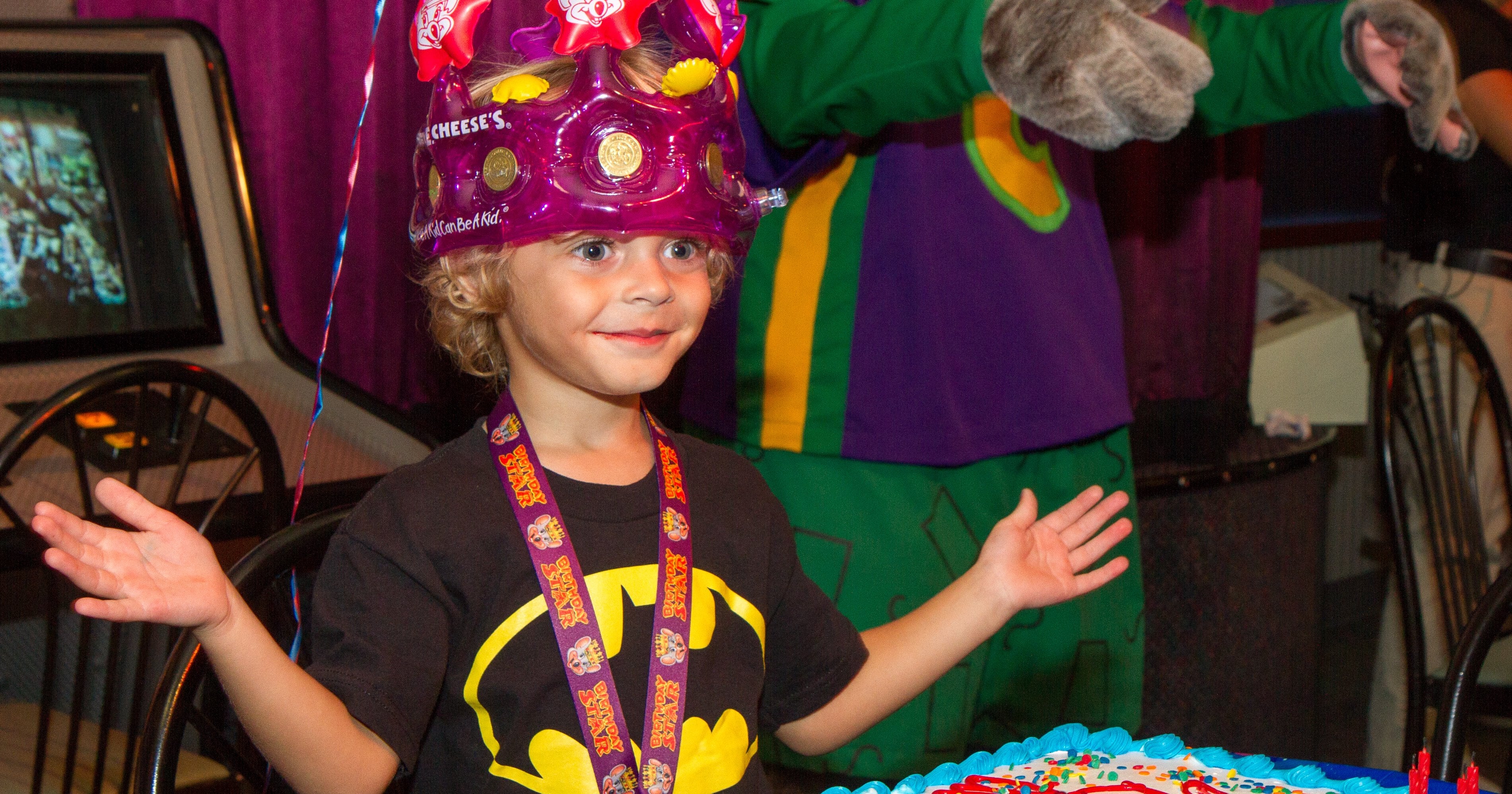 Chuck e cheese birthday top