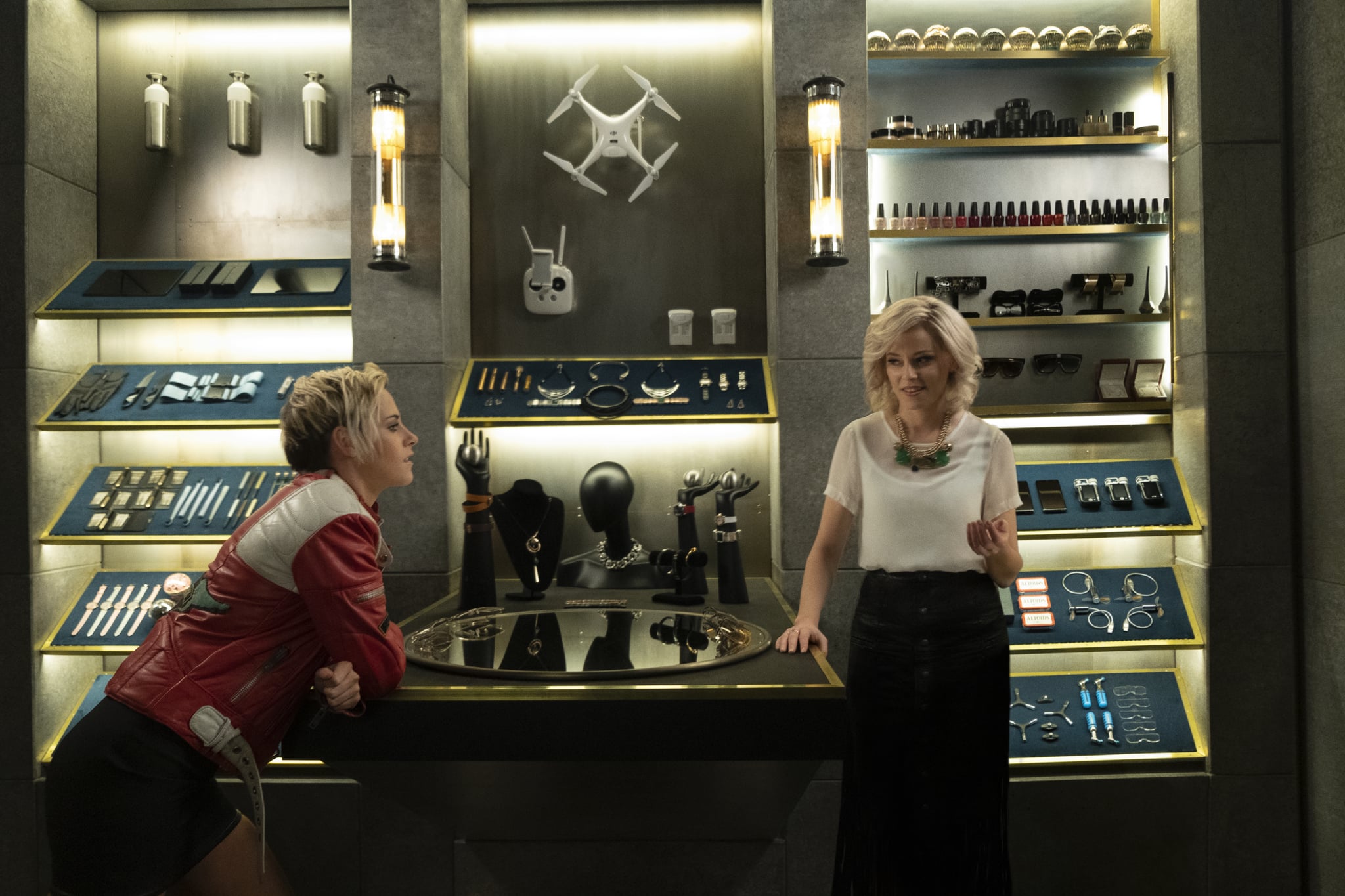 Kristen Stewart and Elizabeth Banks in Charlie's Angels.