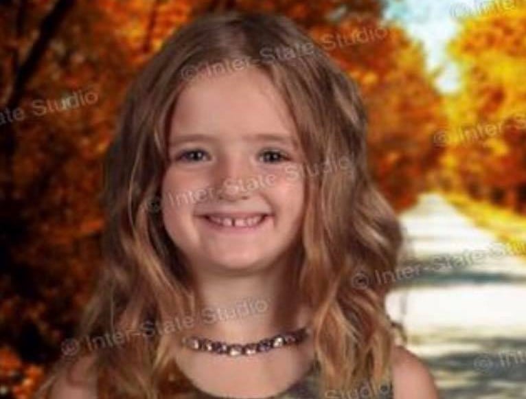 Girl's School Picture Day Green Screen Mistake