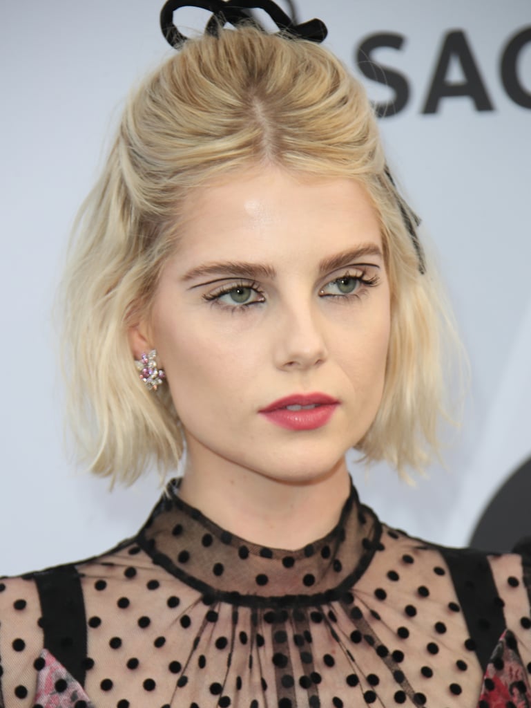 Lucy Boynton's Elevated Eyeliner | Easy New Year's Eve Makeup Ideas ...