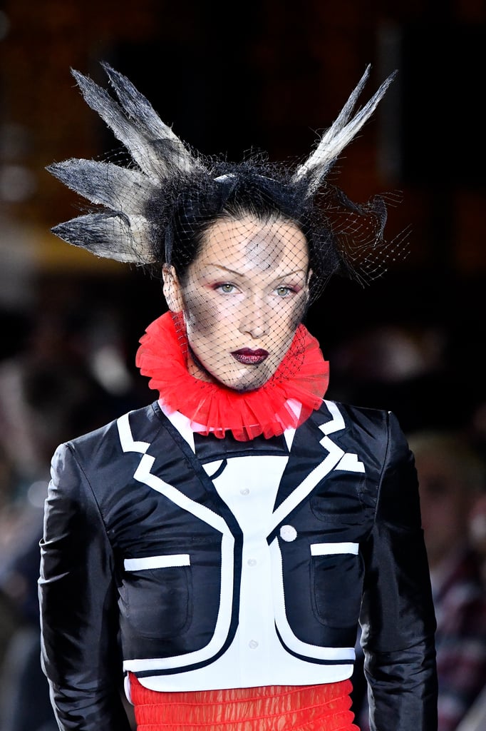 贝拉·哈迪德在巴黎时装周上的垃圾发型