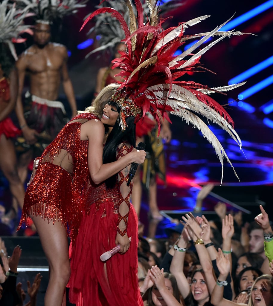 Taylor Swift and Nicki Minaj Performing Together at the VMAs