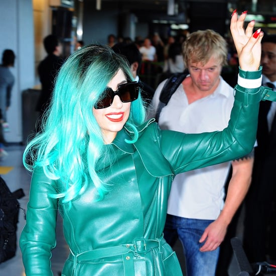 Pictures-Lady-Gaga-Green-Hair-Tokyo-Airp