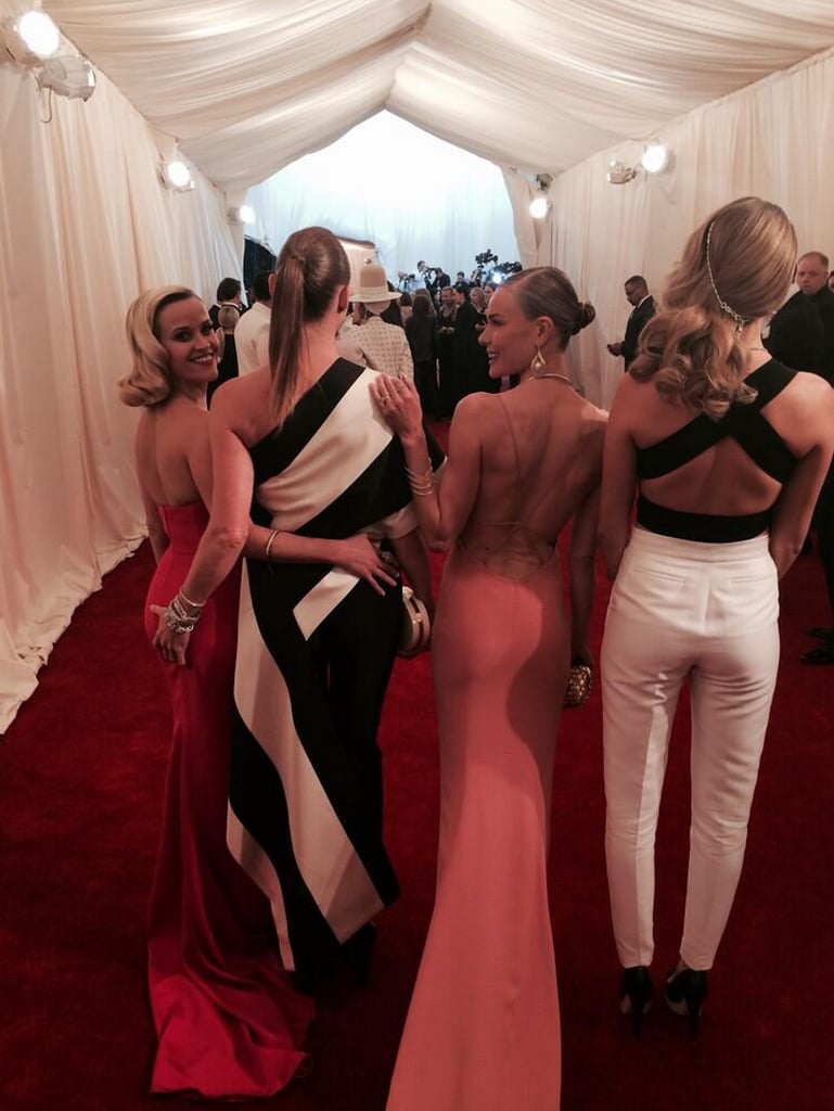 Reese Witherspoon and Stella McCartney traded squeezes as they entered the bash.
Source: Twitter user voguemagazine