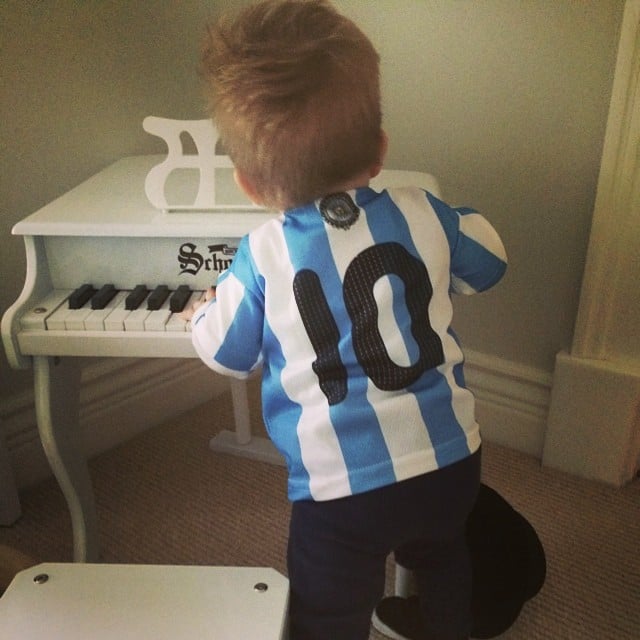 Michael Bublé and Luisana Lopilato dressed their 1-year-old son Noah in a tiny Team Argentina jersey.
Source: Instagram user lulopilatophotos