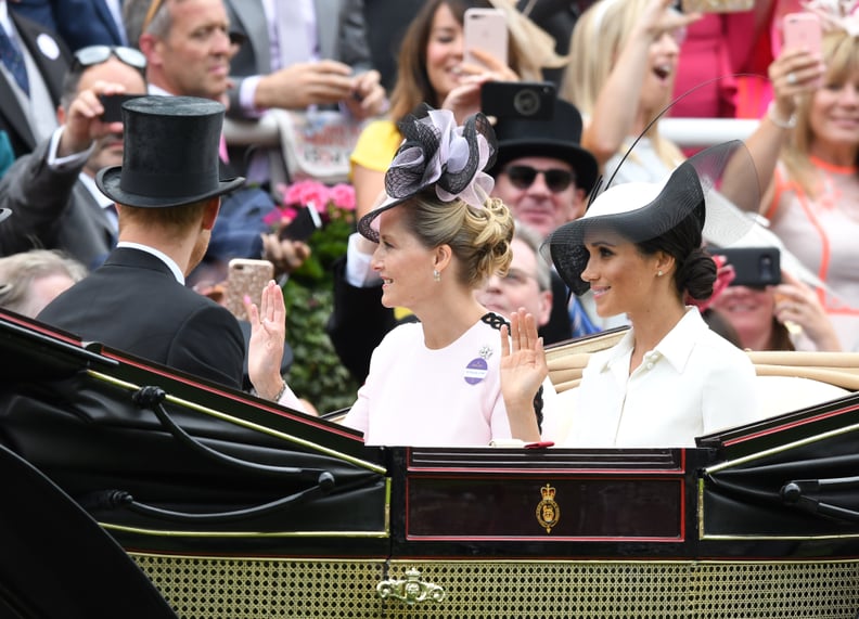 Meghan Markle Waving 2018