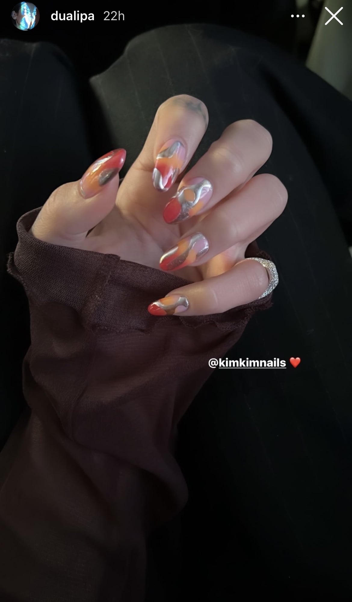 Dua Lipa's Droplet Nail Art Looks Like a Lava Lamp | POPSUGAR Beauty