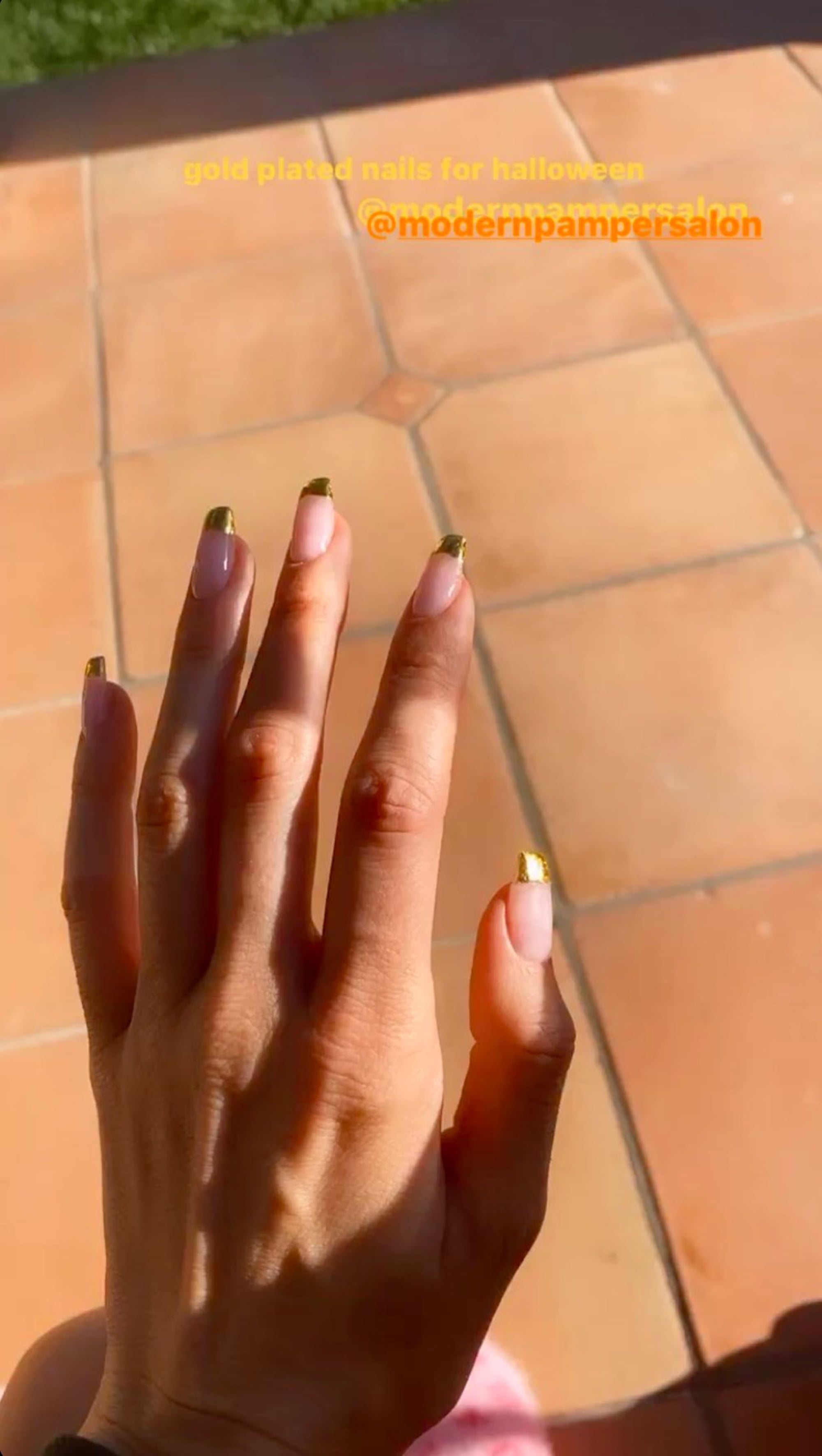 Kendall Jenner has a Russian manicure  but maybe you shouldnt