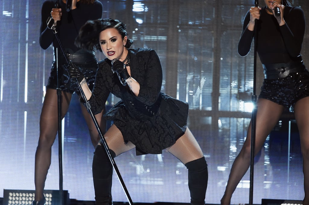 Demi Lovato Performing at the 2015 AMAs Pictures