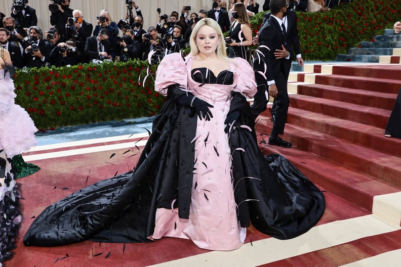 phoebe dynevor met gala