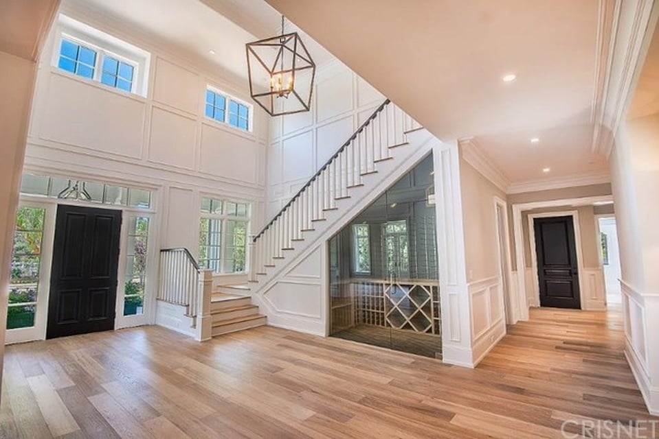 Kylie Jenner Buys Second Calabasas Mansion