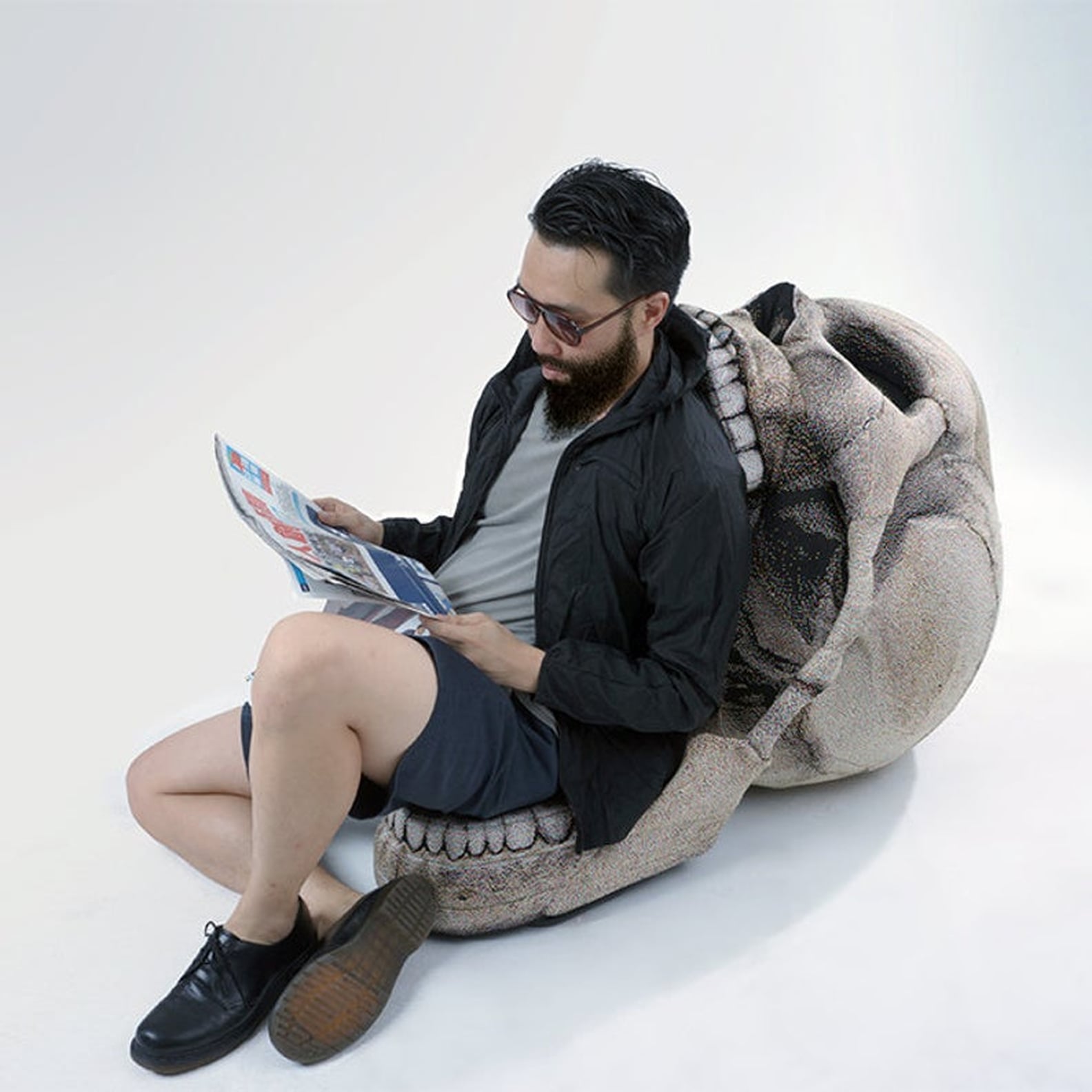 This Halloween Skull Chair Has a Moveable Jaw So You Can Sit | PS Home