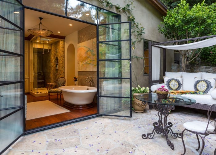 Jennifer Lopez Buys $40 Million Bel-Air Mansion