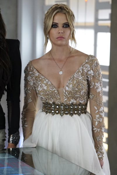 Pretty Little Liars "Game Over, Charles" Episode Pictures