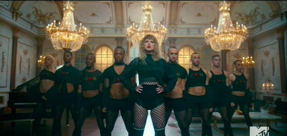 Taylor Swift's Style in "Look What You Made Me Do" Video